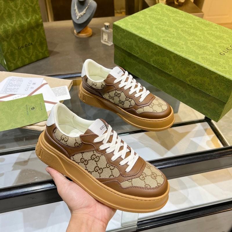 Gucci's new B -large B series, light and light thick sneakers