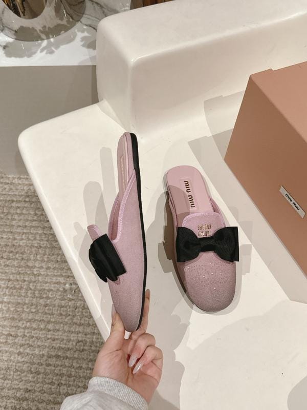Miu Miu Miu Spring and summer show new style of lazy shoes half-troop halfway