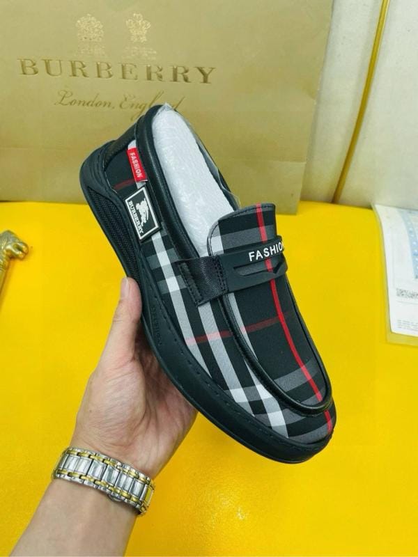 Burberry bonnet shoes for men