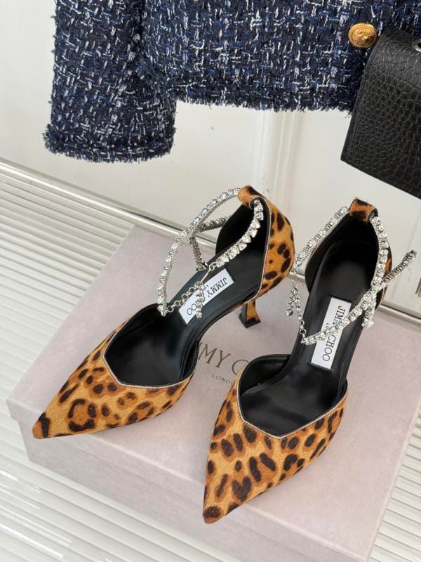 Classic shoes of the classic branch chain of Jimmy Choo Zhou Yangjie