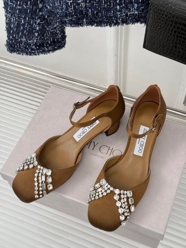Zhou Yangjie 2025 Beginning of spring New Rigiane Product with Thick Heems Hollow Sandals