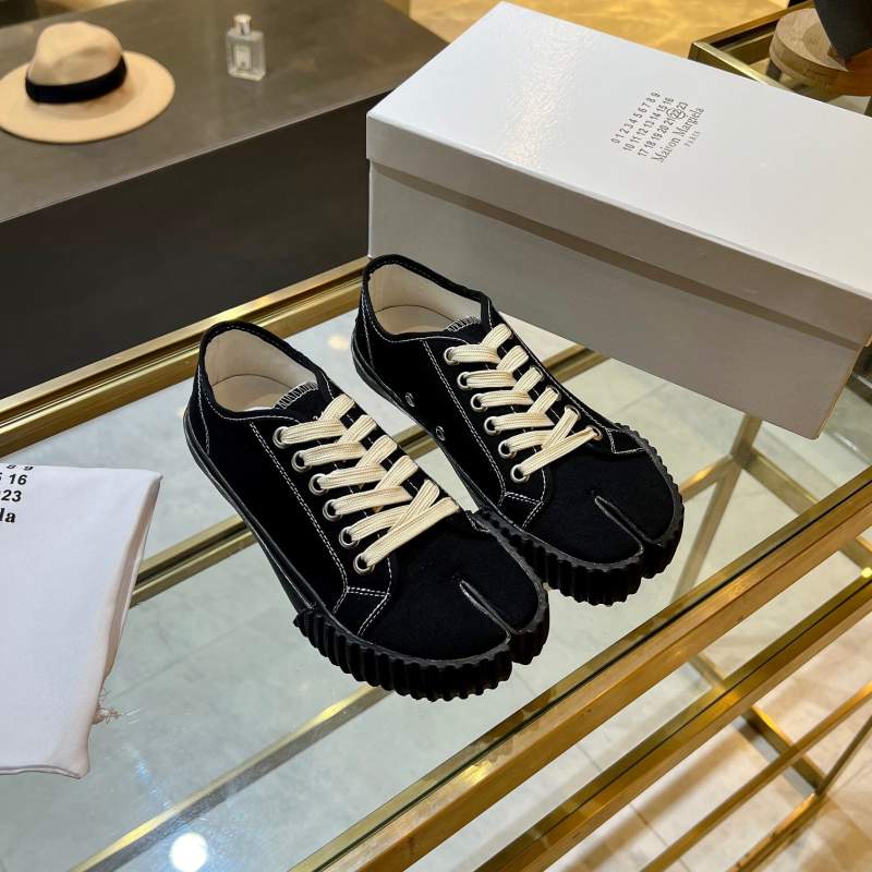 Canvas Shoes with Shared Capper Majira