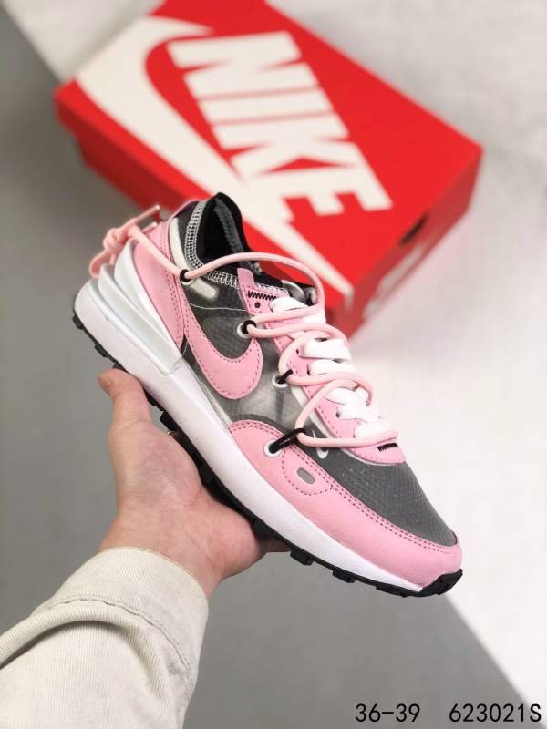 Nike saca waffle one is light running shoes