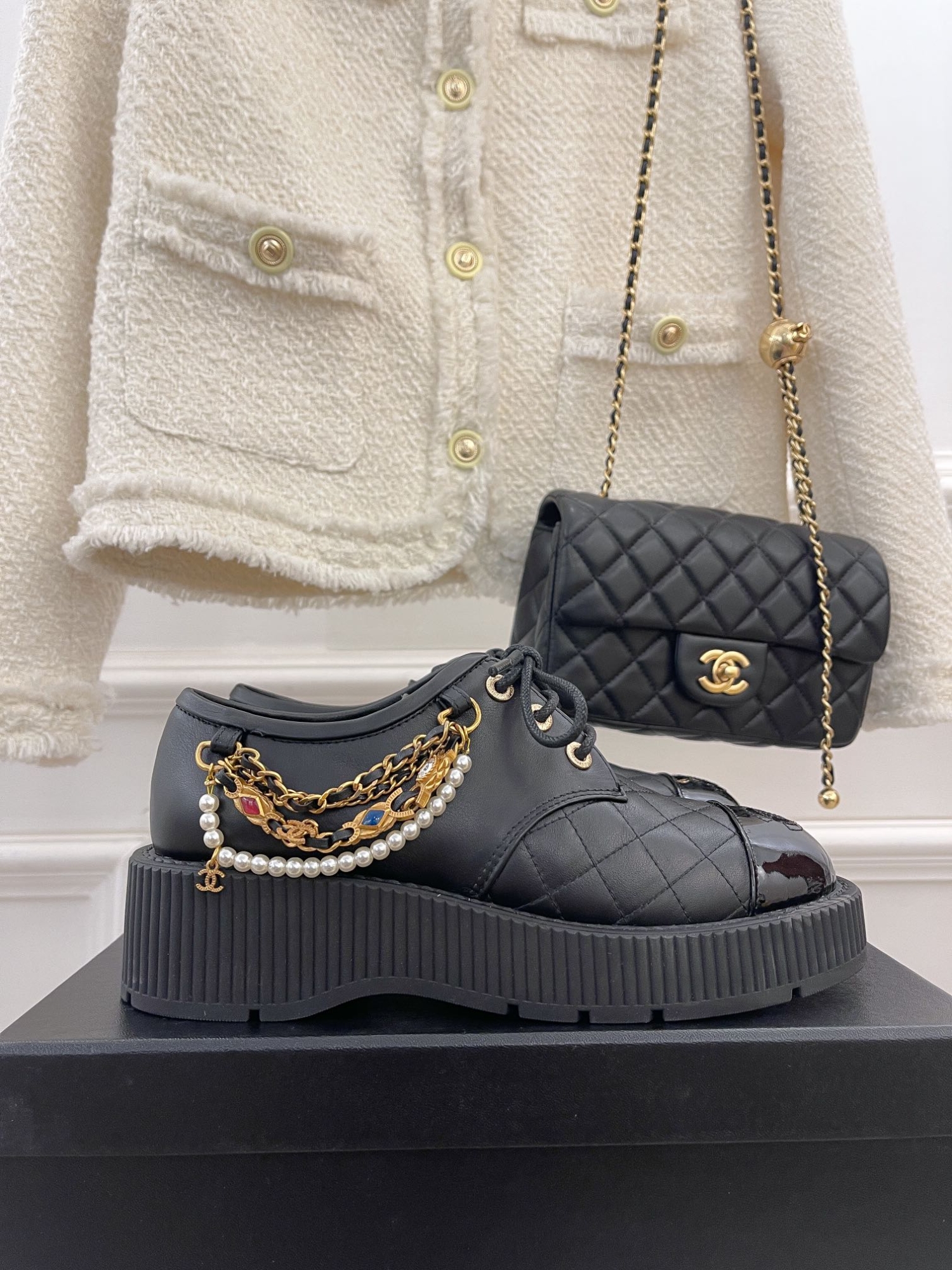 Chanel 2022 new spring and summer new retro chauffe chauffe cake sponge with thick soles leather shoes