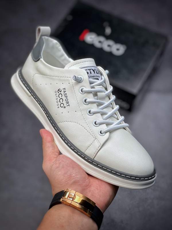 The same relaxed leather shoes from Aubi Huang Jingyu