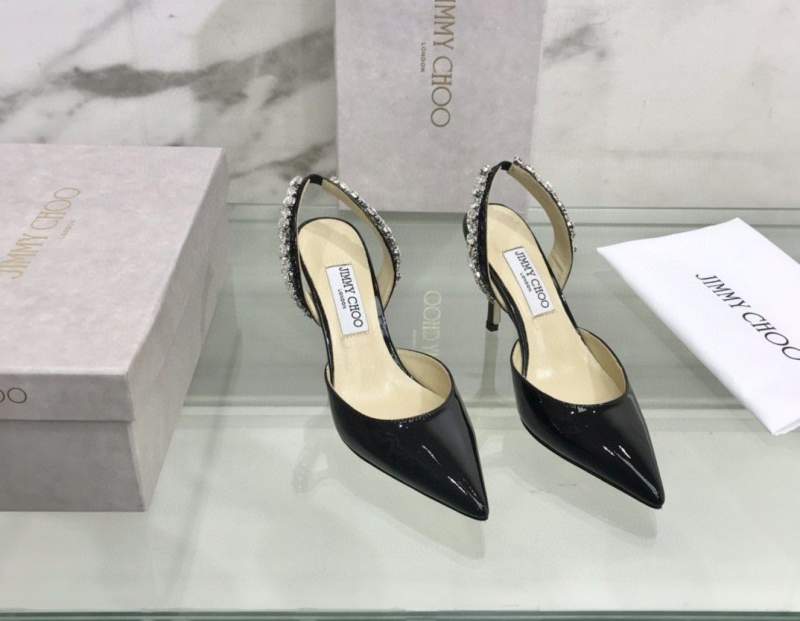 Jimmy Choo Zhou Yangjie at the beginning of spring in hand and by hand