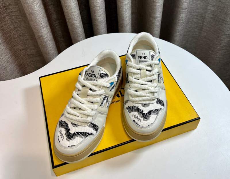 2022 Beginning of spring New couple Fendi relaxed shoes