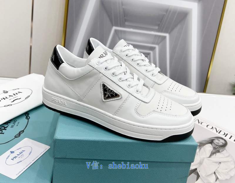 Prada 2022 Beginning of the start of the perforated triangle Shoes Shoes Sports