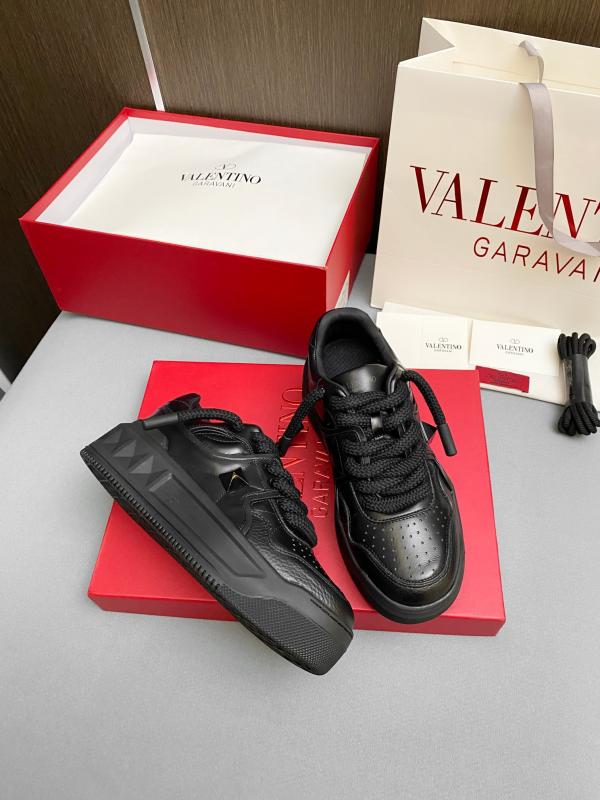 Valentino 2023 new relaxed shoes (same style for couples)