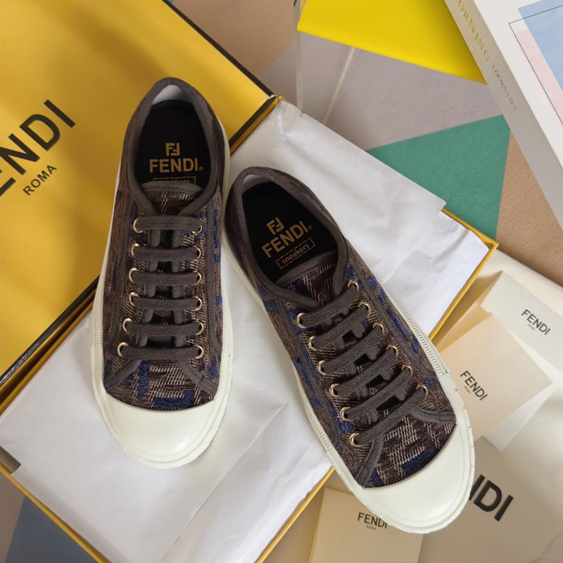 Fendi Domino Series Presbyopia FF Canvas Torque of Skateboard Skateboard