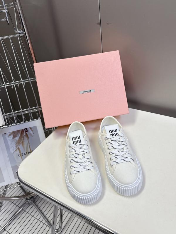 Miu Miu Spring and Summer Show Cookies Shoes Sports Sports Sports Sports Sports Sports