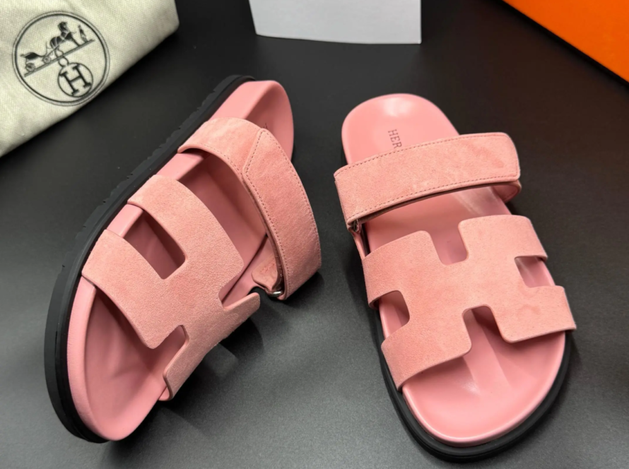 Lv Hump Shoe