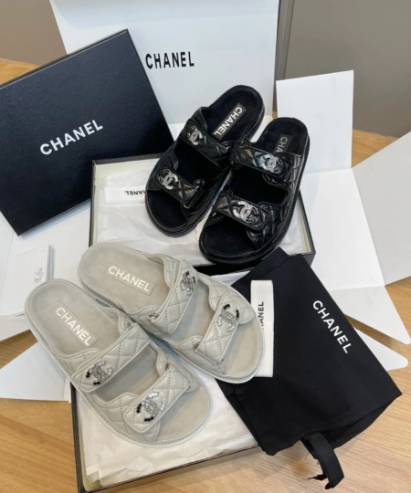 Chanel Velcro Diamond-button Hollow Beach Slippers
