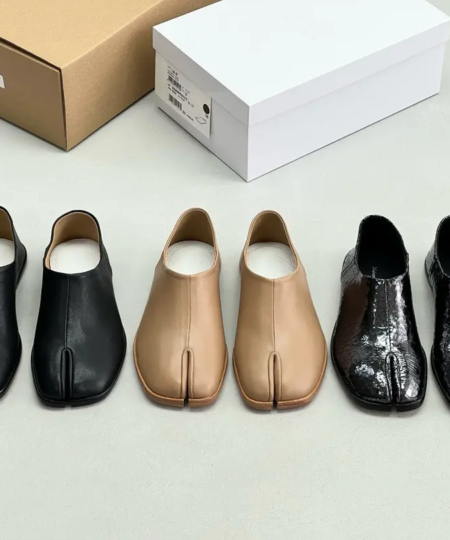 MM6 Maison Margiela Deep Mouth Split-Toe Shoes