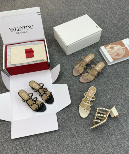 Valentino thick heels sandals high-end top-tier version of the Valentio series heels (Copy)