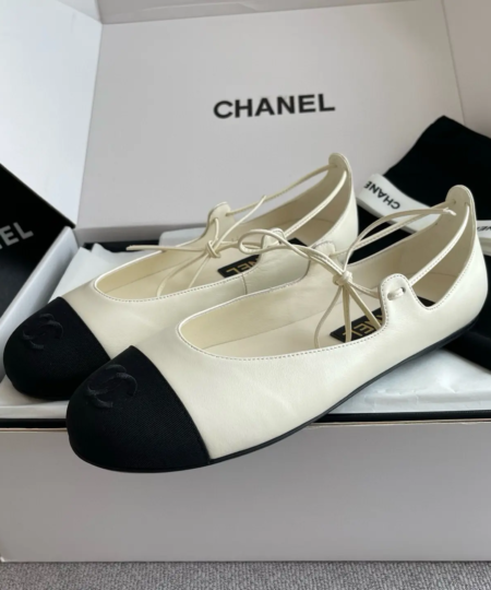 CHANEL Milan's early spring catwalks Mary Jane single shoes (3)