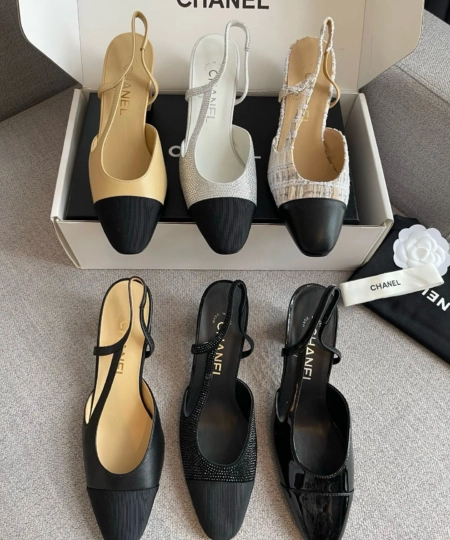 Chanel leather slingback thick-heeled sandals (3)