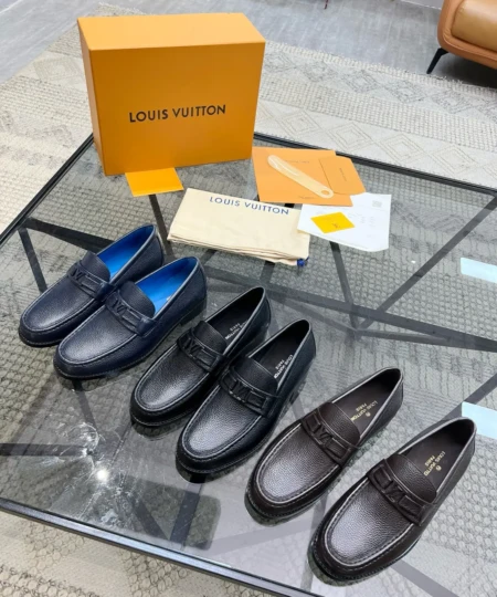 (Lv. Louis Vuitton) Street-rocking male leather shoes (28)