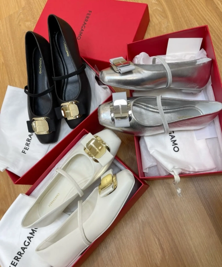 SF Ferragamo new pig nose mary jane ballet shoes (1)